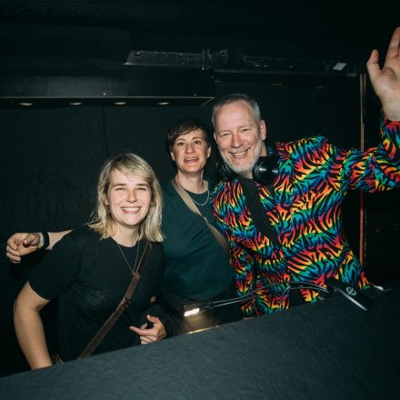 Get Alive at 90ies & 2000s Club!