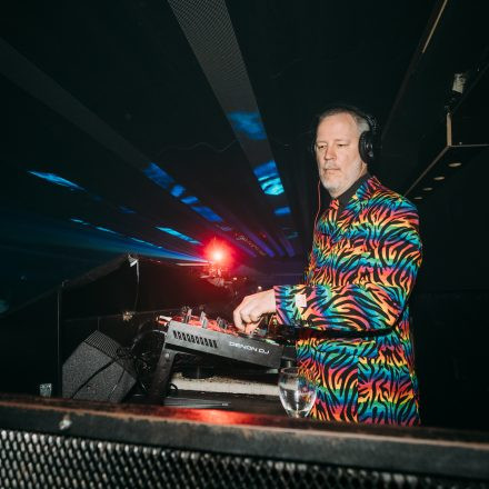 Get Alive at 90ies & 2000s Club!