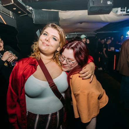 Get Alive at 90ies & 2000s Club!