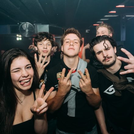 Get Alive at 90ies & 2000s Club!