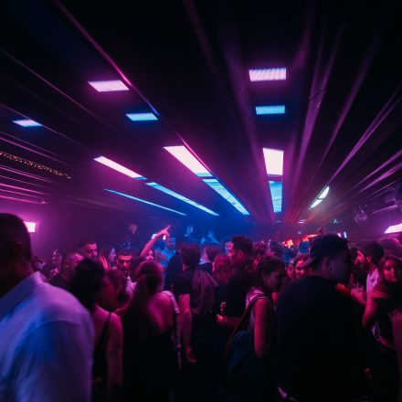 Get Alive at 90ies & 2000s Club!