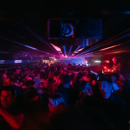 Get Alive at 90ies & 2000s Club!