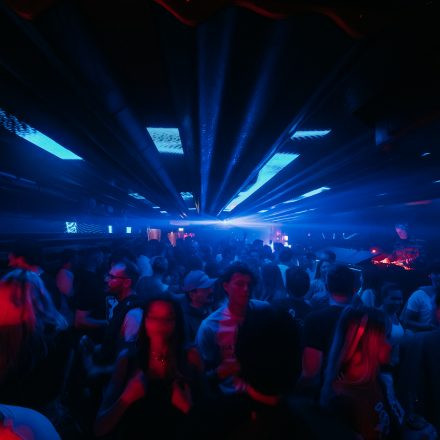 Get Alive at 90ies & 2000s Club!
