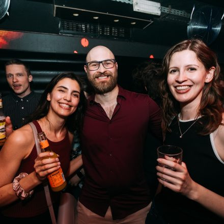 Get Alive at 90ies & 2000s Club!