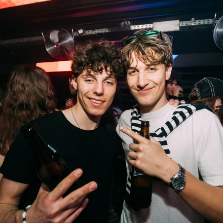 Get Alive at 90ies & 2000s Club!