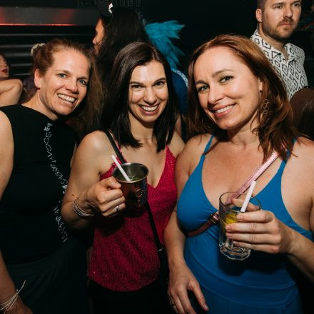 Get Alive at 90ies & 2000s Club!