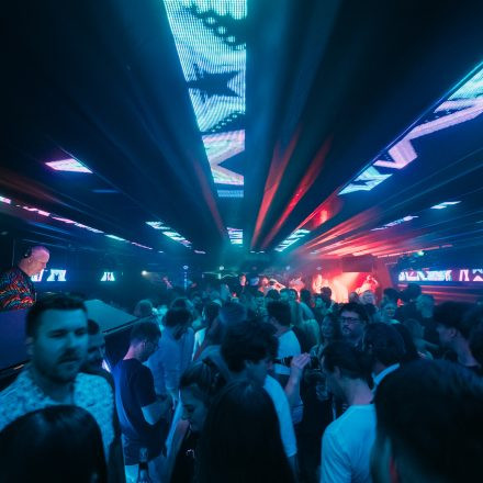 Get Alive at 90ies & 2000s Club!