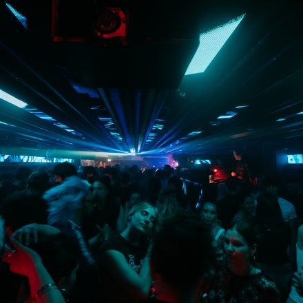 Get Alive at 90ies & 2000s Club!