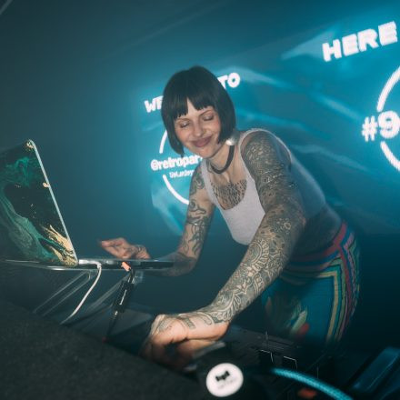 Get Alive at 90ies & 2000s Club!