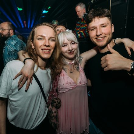 Get Alive at 90ies & 2000s Club!