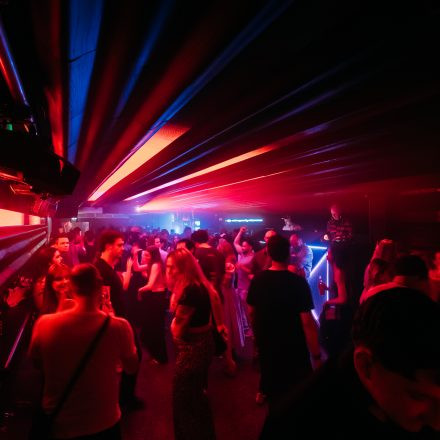 Get Alive at 90ies & 2000s Club!