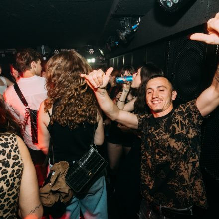 Get Alive at 90ies & 2000s Club!