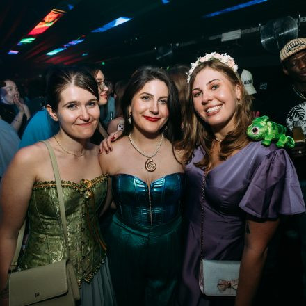 Get Alive at 90ies & 2000s Club!