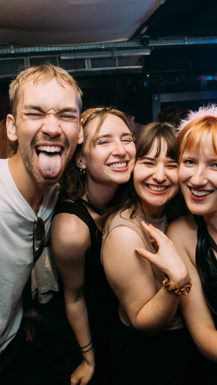 Get Alive at 90ies & 2000s Club!
