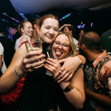 Get Alive at 90ies & 2000s Club!