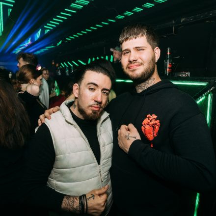 Get Alive at 90ies & 2000s Club!