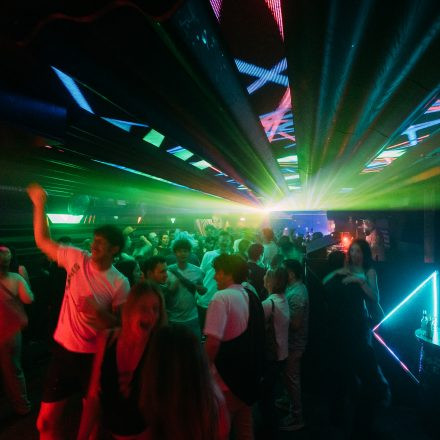 Get Alive at 90ies & 2000s Club!