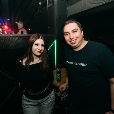 Get Alive at 90ies & 2000s Club!