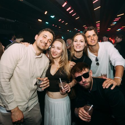 Get Alive at 90ies & 2000s Club!