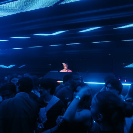 Get Alive at 90ies & 2000s Club!