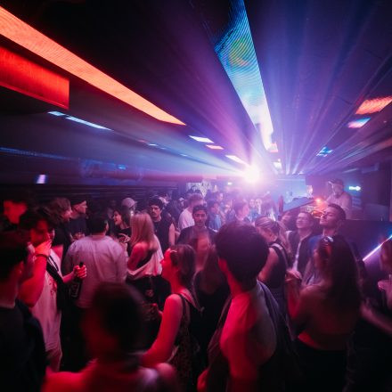 Get Alive at 90ies & 2000s Club!