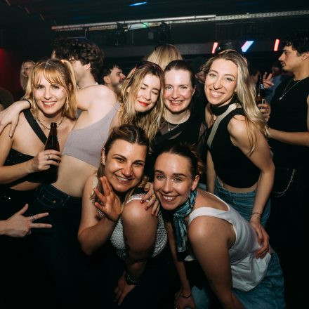 Get Alive at 90ies & 2000s Club!