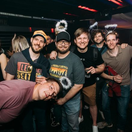 Get Alive at 90ies & 2000s Club!