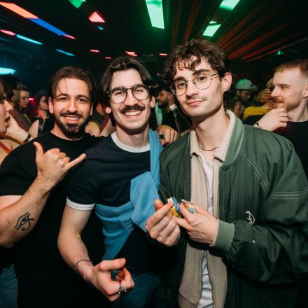 Get Alive at 90ies & 2000s Club!