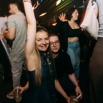 Get Alive at 90ies & 2000s Club!