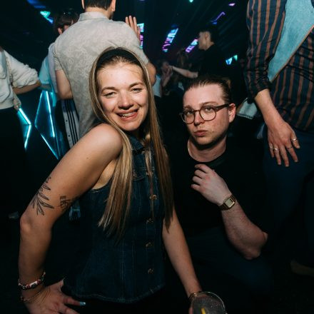 Get Alive at 90ies & 2000s Club!