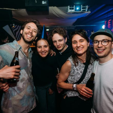 Get Alive at 90ies & 2000s Club!