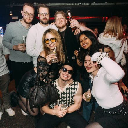 Get Alive at 90ies & 2000s Club!