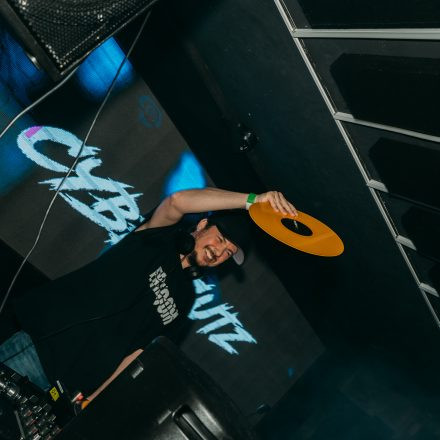 BEATDOWN x DRUM & BASSICK