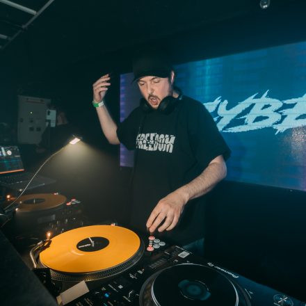 BEATDOWN x DRUM & BASSICK
