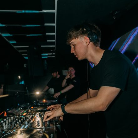 BEATDOWN x DRUM & BASSICK