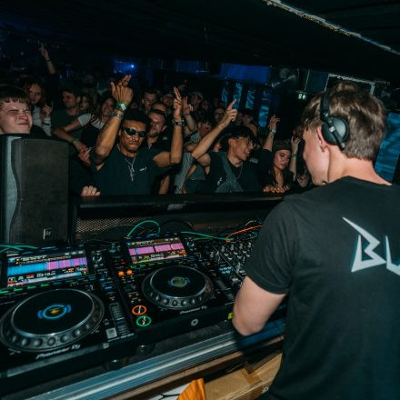 BEATDOWN x DRUM & BASSICK