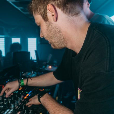 BEATDOWN x DRUM & BASSICK