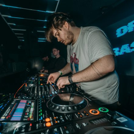 BEATDOWN x DRUM & BASSICK