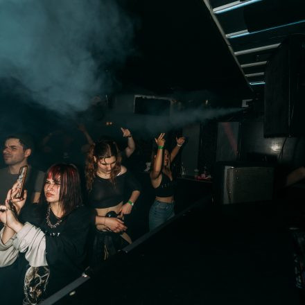 BEATDOWN x DRUM & BASSICK
