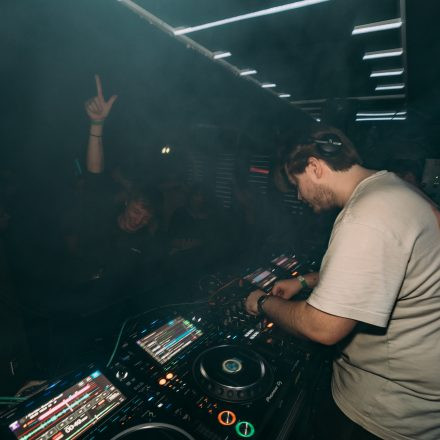 BEATDOWN x DRUM & BASSICK