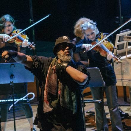 Samy Deluxe & Mikis Takeover! Ensemble