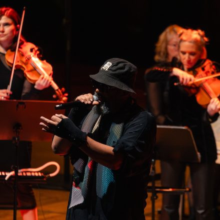 Samy Deluxe & Mikis Takeover! Ensemble