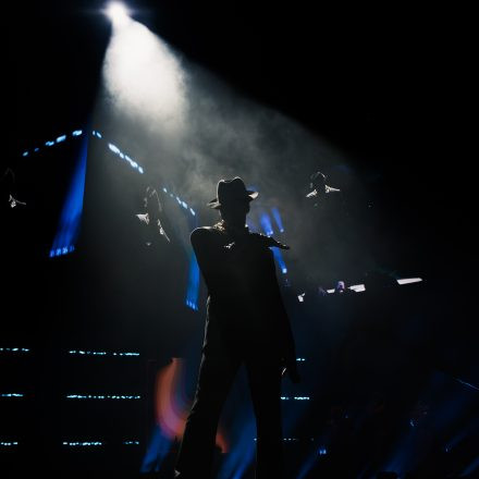 NE-YO & AKON