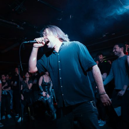 Broadside x Hands Like Houses
