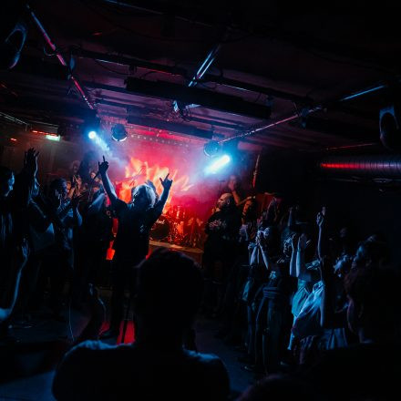Broadside x Hands Like Houses