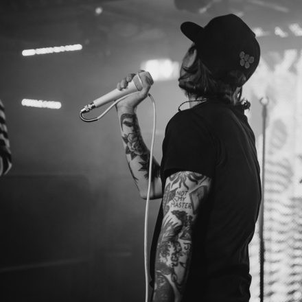 Broadside x Hands Like Houses