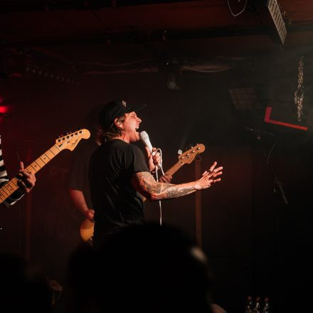 Broadside x Hands Like Houses