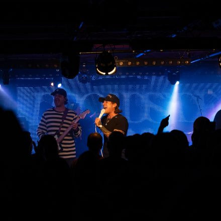 Broadside x Hands Like Houses