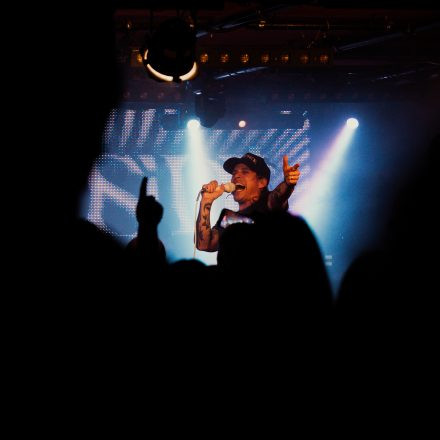 Broadside x Hands Like Houses