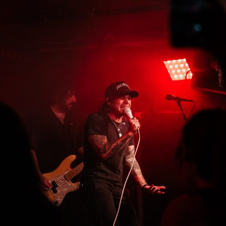 Broadside x Hands Like Houses